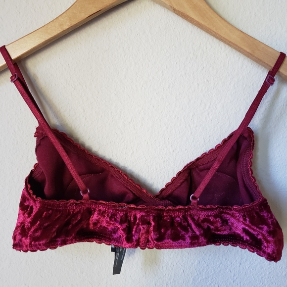 Urban Outfitters | I-Heart Moon Applique Bra - Picture 4 of 8